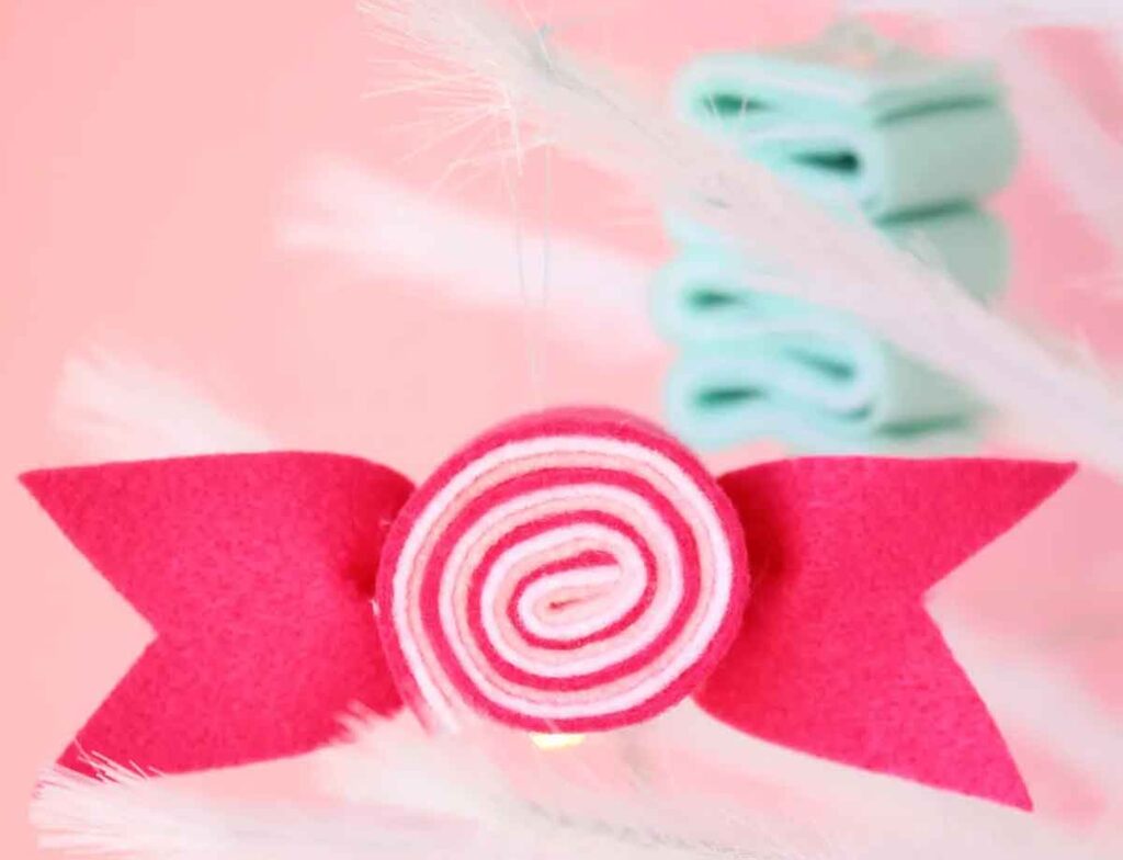 easy felt candy ornaments - 55 DIY Christmas Ornaments for Kids to Make and feel proud of - Press Print Party