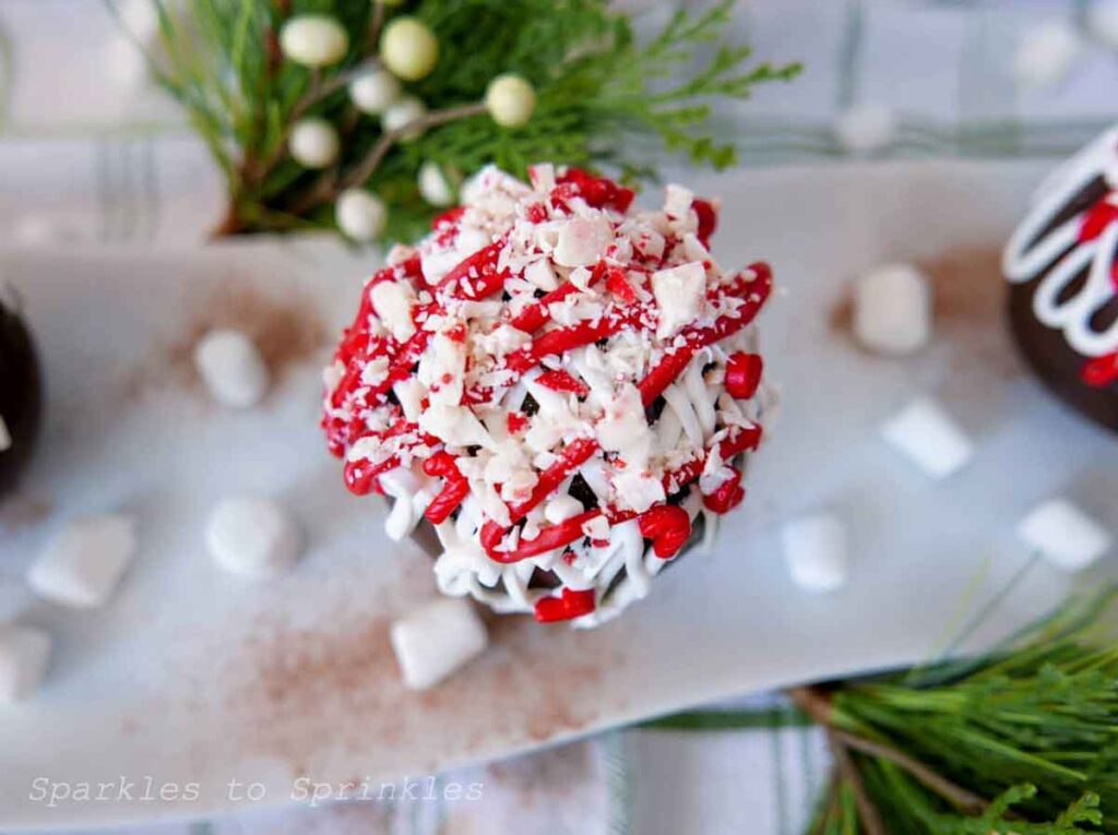 peppermint hot cocoa bombs - 10 unique Christmas hot cocoa bombs - Press Print Party!