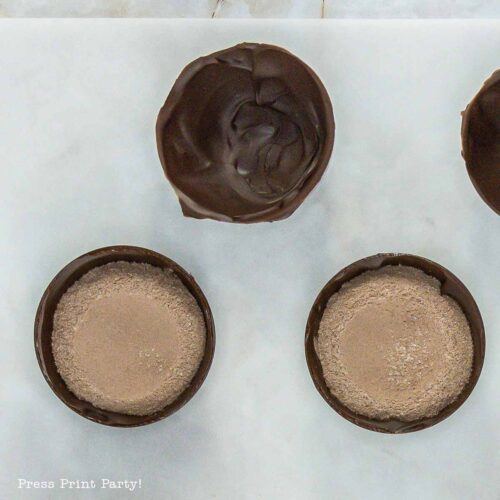 10 Christmas Hot Chocolate Bombs for Unique Homemade Gifts