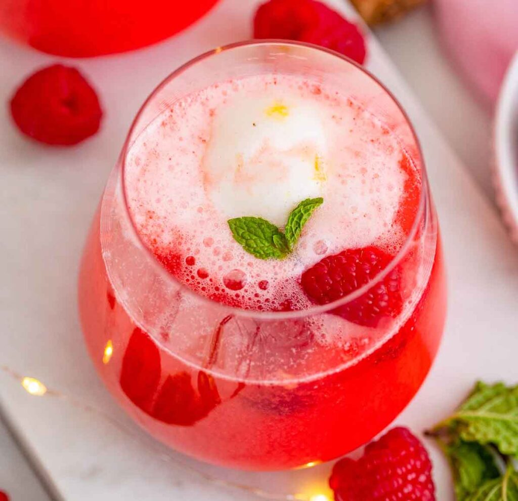 valentines sherbet punch - 30 romantic valentine's day drinks to set the mood - Press Print Party