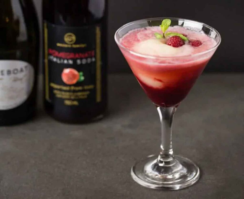 raspberry bellini - 30 romantic valentine's day drinks to set the mood - Press Print Party