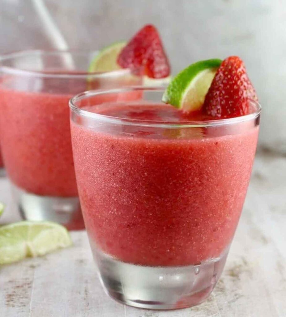 strawberry daiquiri - 30 romantic valentine's day drinks to set the mood - Press Print Party