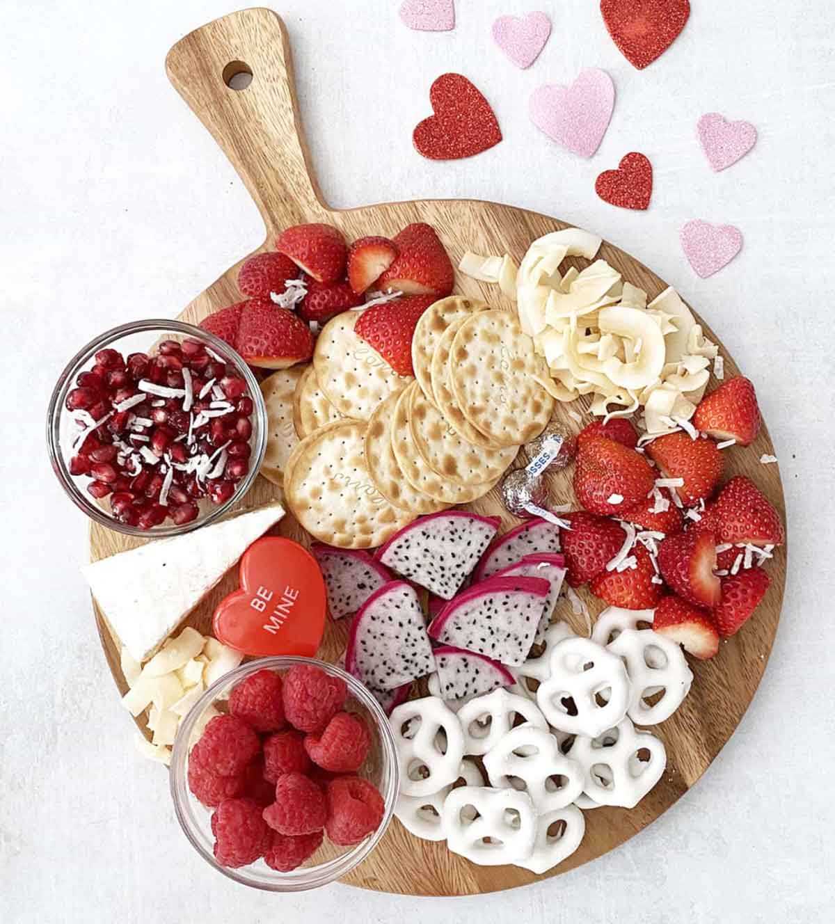 20 Valentine Charcuterie Boards Ideas And Inspiration 20-valentine-charcuterie-boards-ideas-and-inspiration