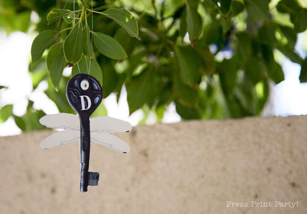 flying keys on tree