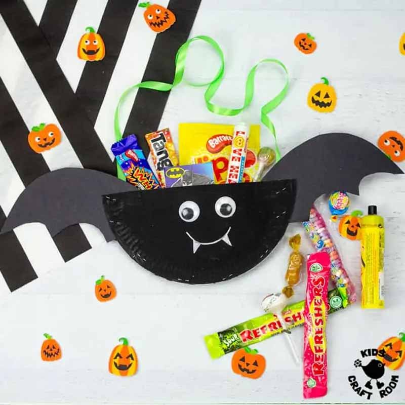 paper plate bat bag with candy