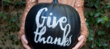 DIY Chalkboard pumpkin how to do chalk lettering with free printable desgins and instructions- Black chalkboard pumpkin with Give Thanks for easy thanksgiving decorations Fall Farmhouse decoration- Press Print Party!